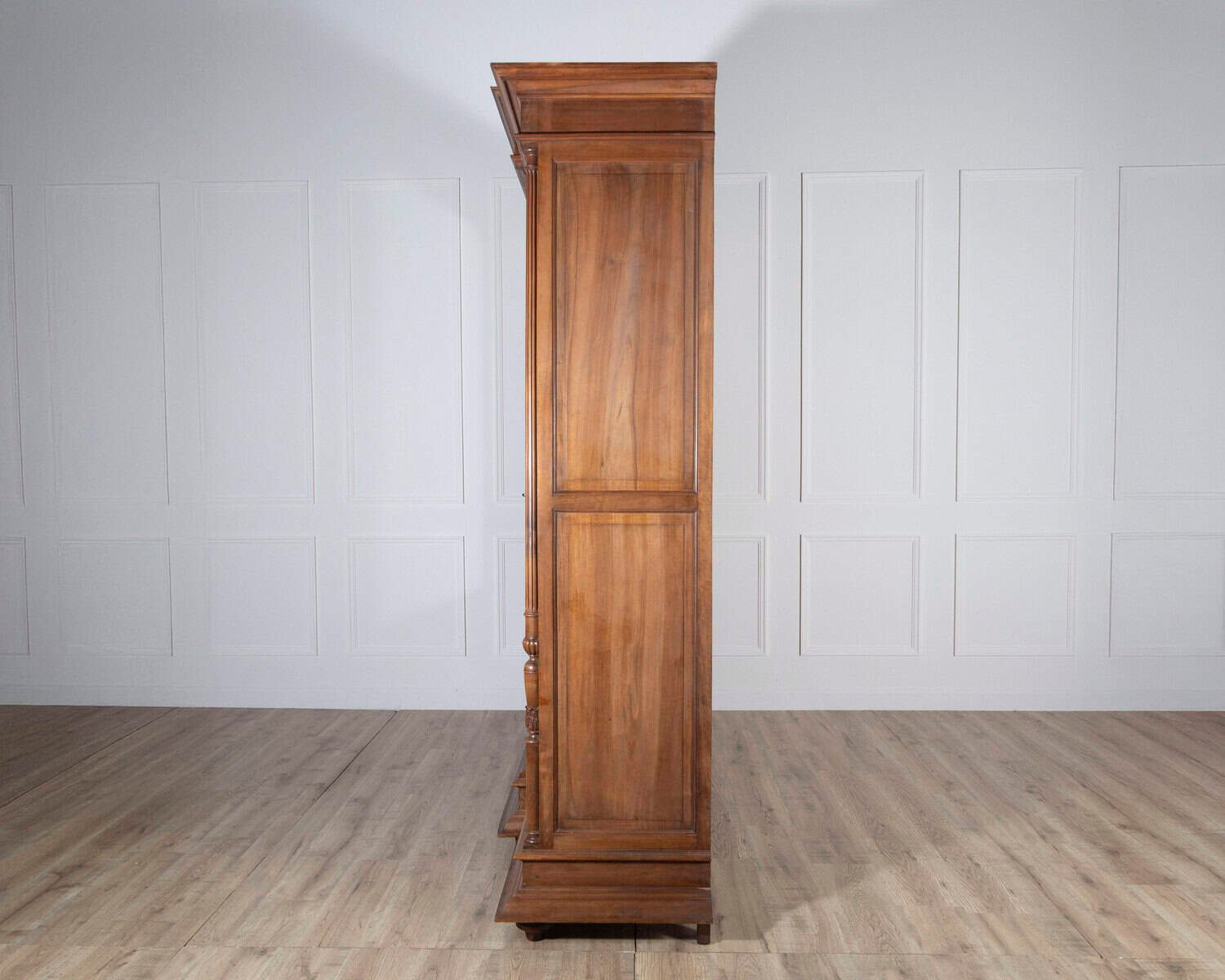 Solid walnut bookcase from the end of the 19th century - JAA
