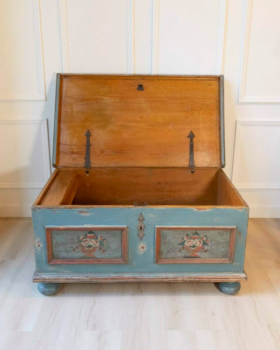 Alpine Early 19th Century Blue-Painted Fir Chest with Floral Vase Panels and Bun Feet - JAA