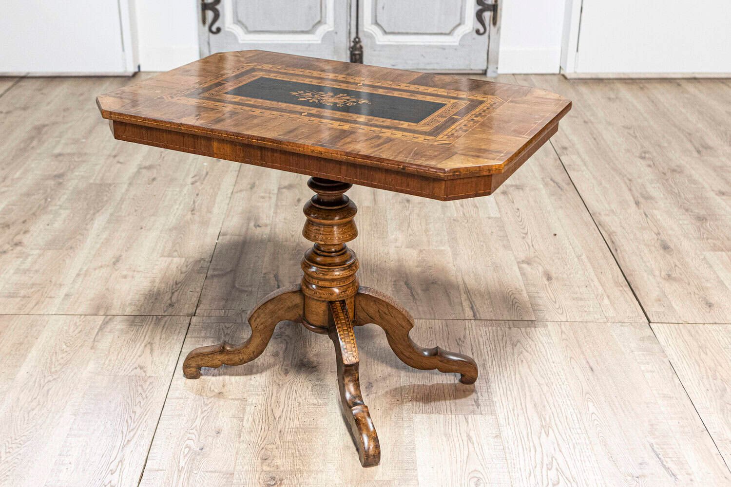 Italian 19th Century Walnut and Mahogany Center Table with Floral Marquetry - JAA