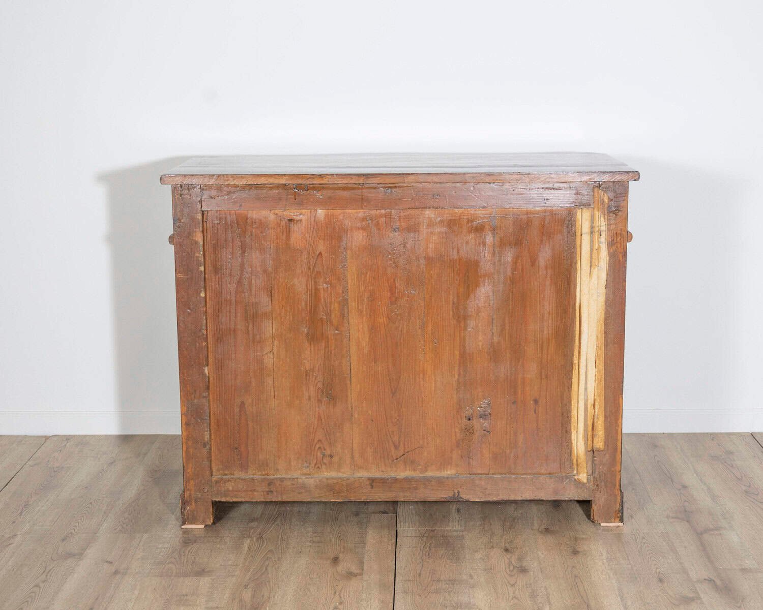 Pair of 18th Century Italian Walnut Commodes with Serpentine Fronts - JAA