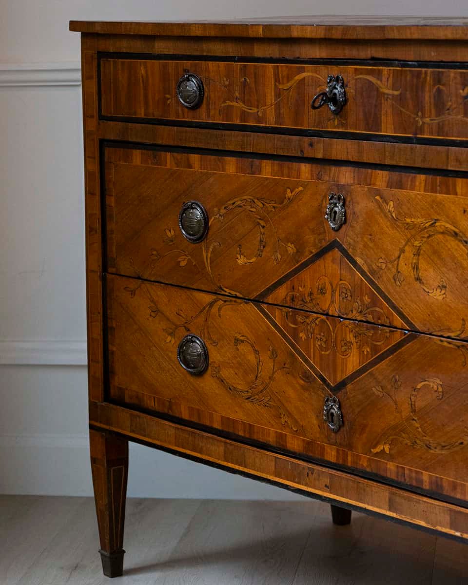 Italian Louis XVI Walnut Marquetry Chest, Late 18th Century - JAA