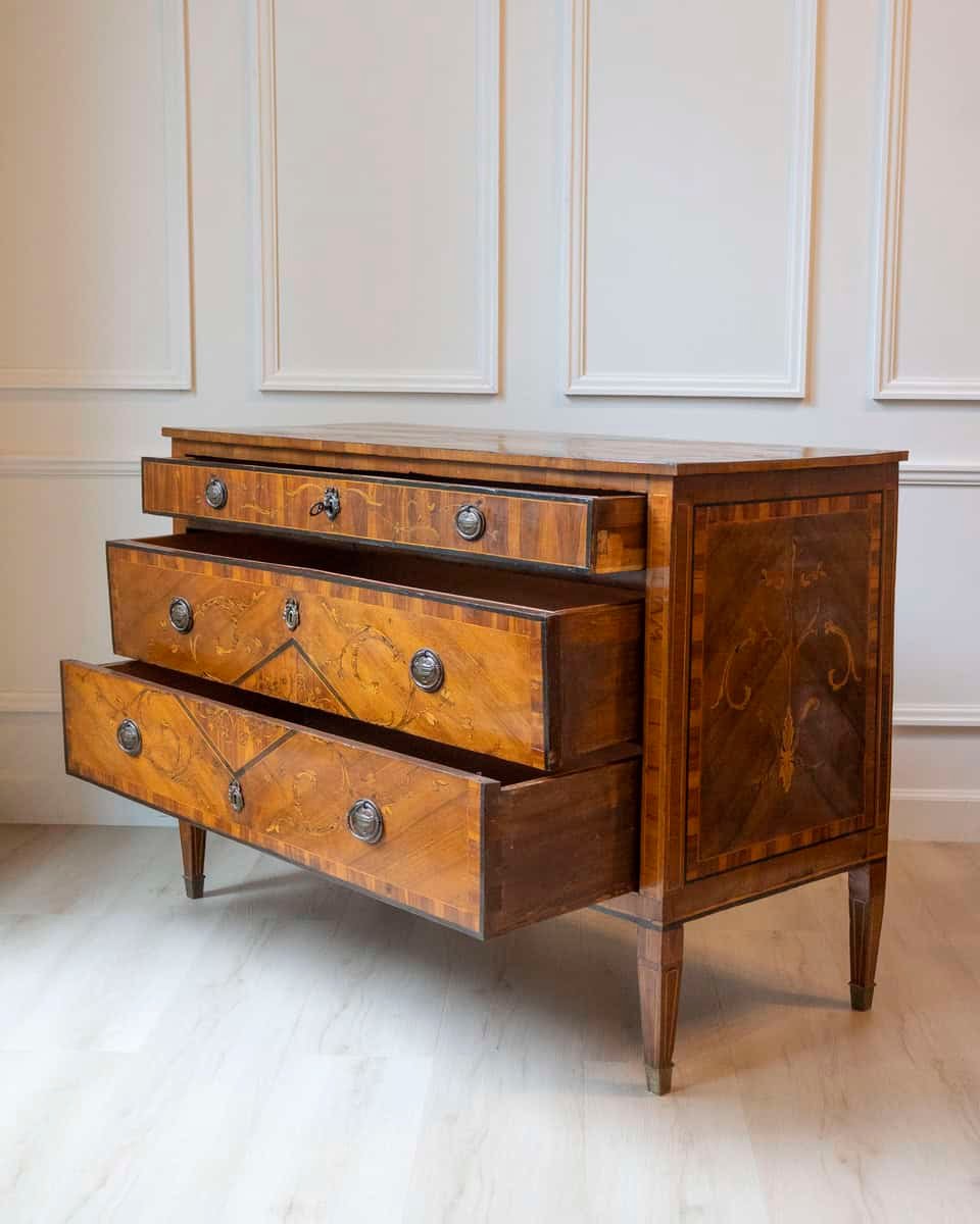 Italian Louis XVI Walnut Marquetry Chest, Late 18th Century - JAA