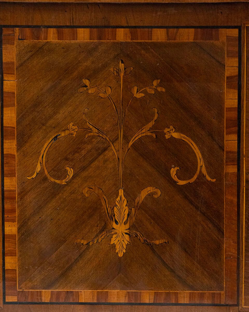 Italian Louis XVI Walnut Marquetry Chest, Late 18th Century - JAA