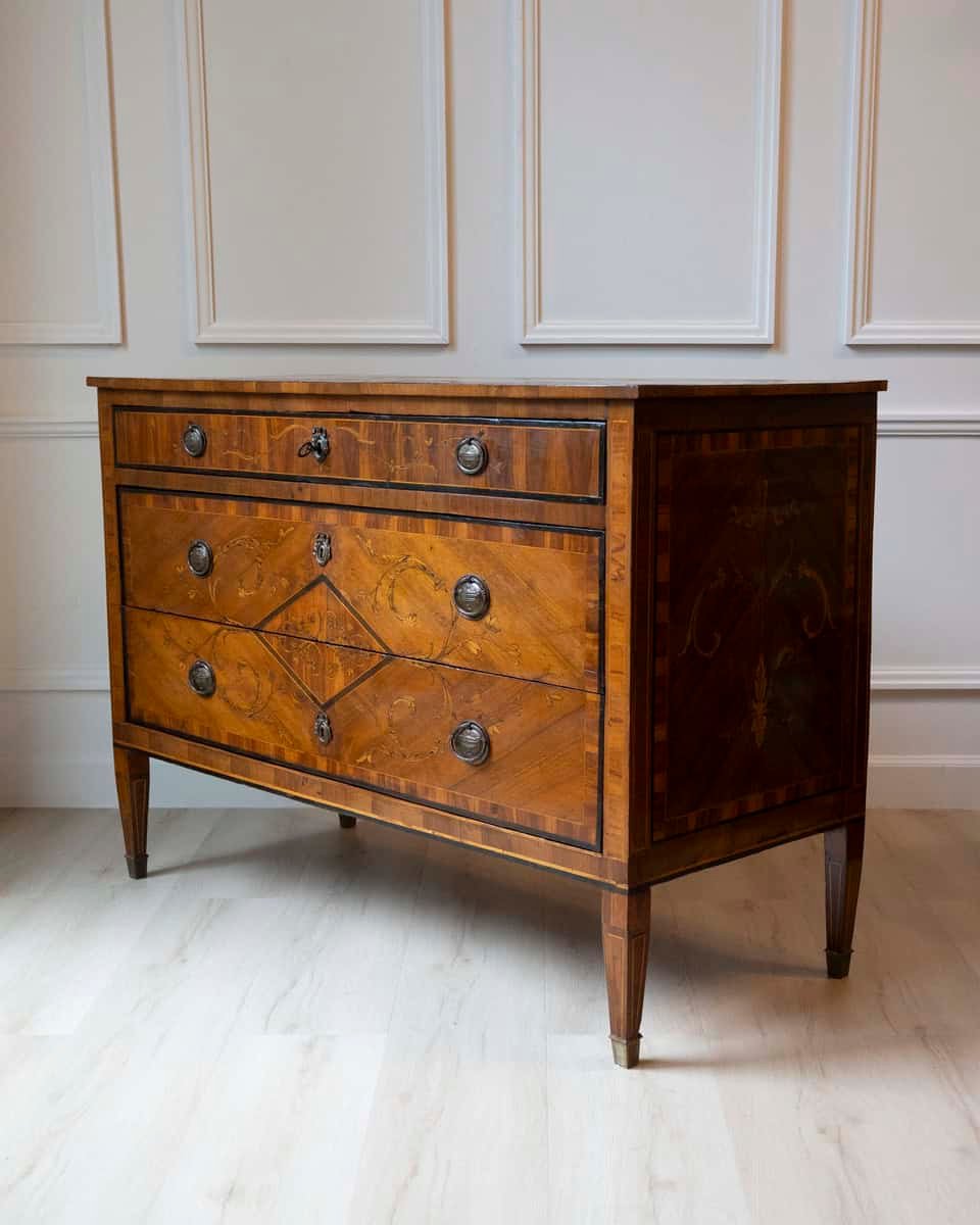 Italian Louis XVI Walnut Marquetry Chest, Late 18th Century - JAA