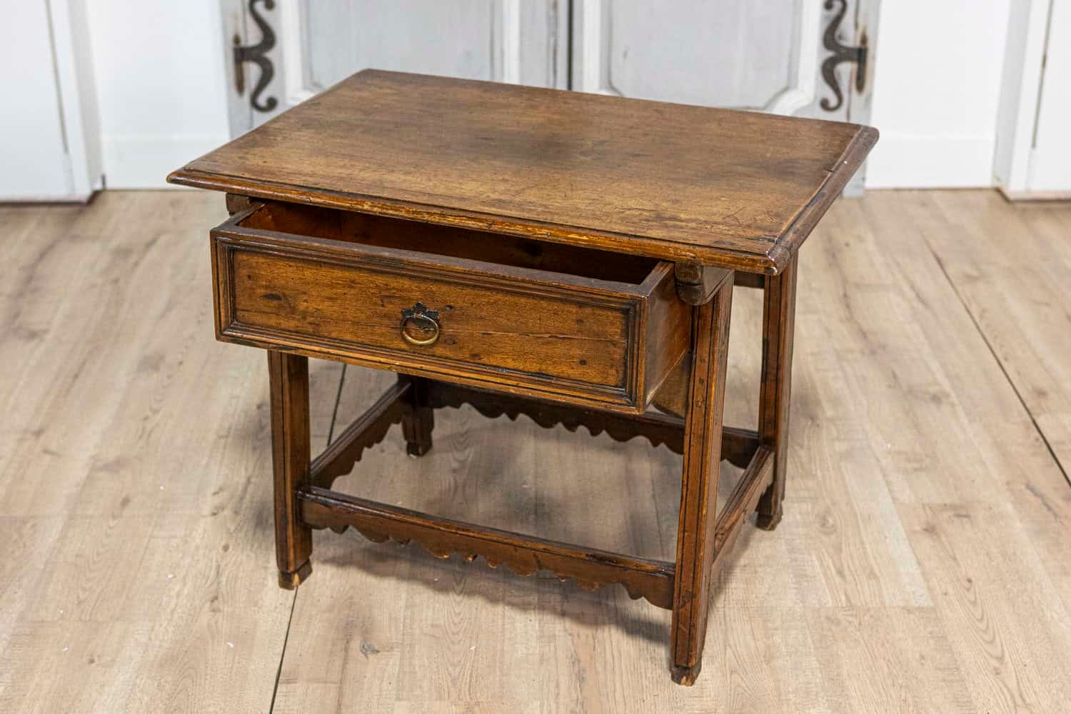 Italian 18th Century Walnut Side Table with Carved Apron and Single Drawer - JAA