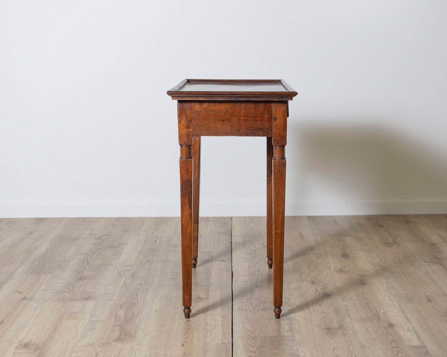 On Hold - Italian Louis XVI Walnut Side Table with Gallery Top, Tuscany, 18th Century - JAA