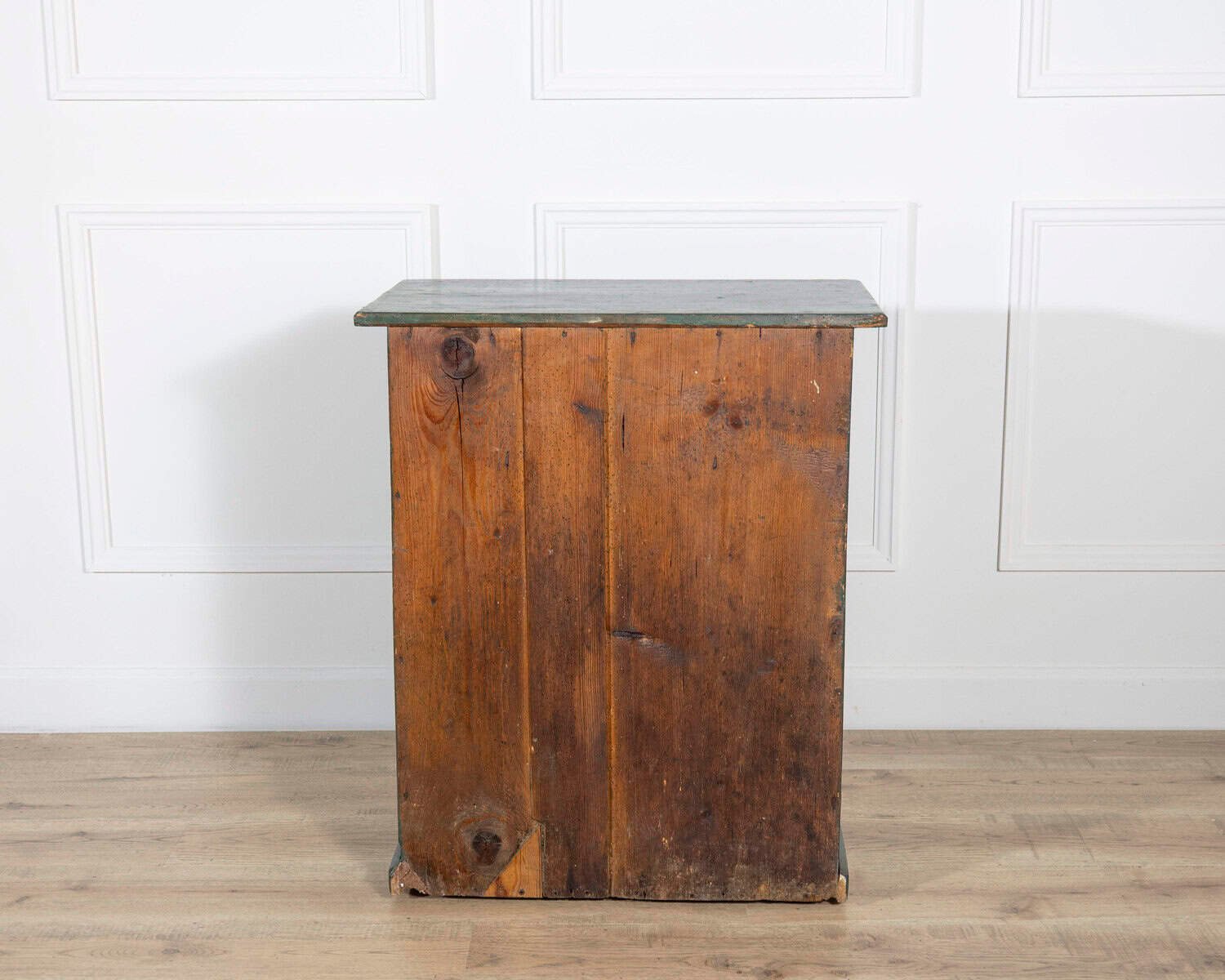 Italian Green-Lacquered Bedside Table in Fir Wood, Circa 1830 - JAA