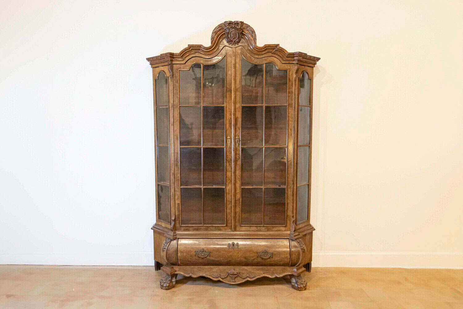 Dutch Rococo Revival 1890s Bombé Vitrine with Glass Doors and Single Drawer - JAA