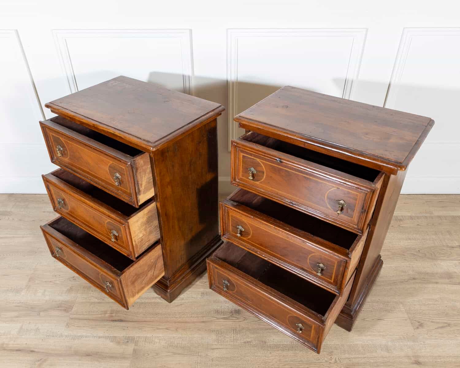 Italian Early 18th Century Walnut Bedside Commodes, Central Italy, c.1700 - JAA