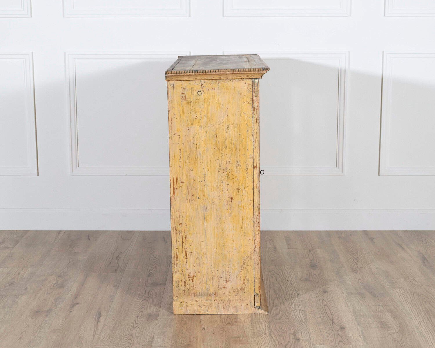 A period gustavian wall cabinet with glossed doors scraped to original outside and inside paint - JAA