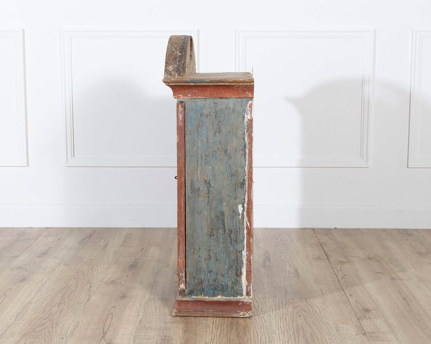 Early 19th Century Swedish Painted Wall Cabinet in Larch, Dated 1818 - JAA