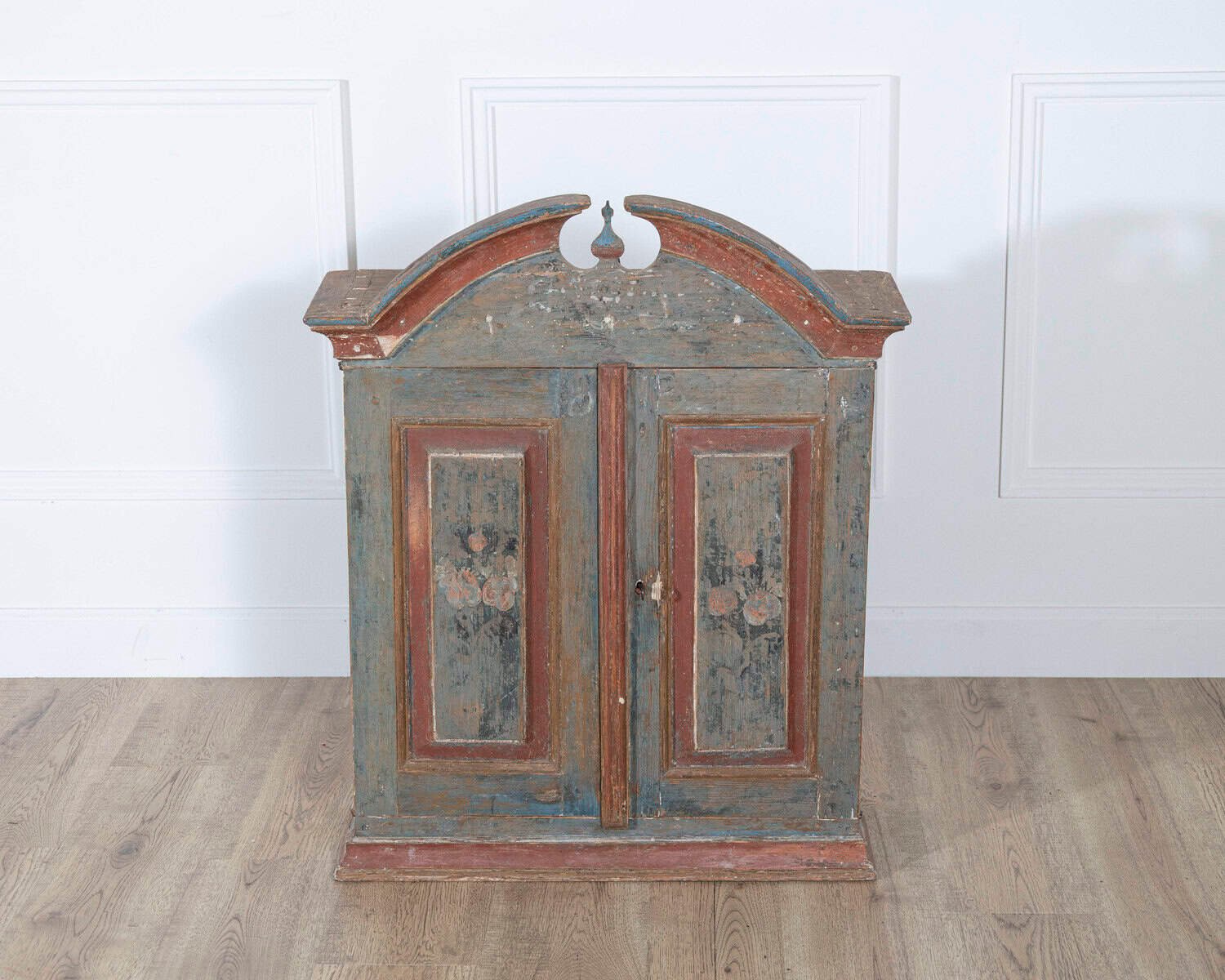 Early 19th Century Swedish Painted Wall Cabinet in Larch, Dated 1818 - JAA