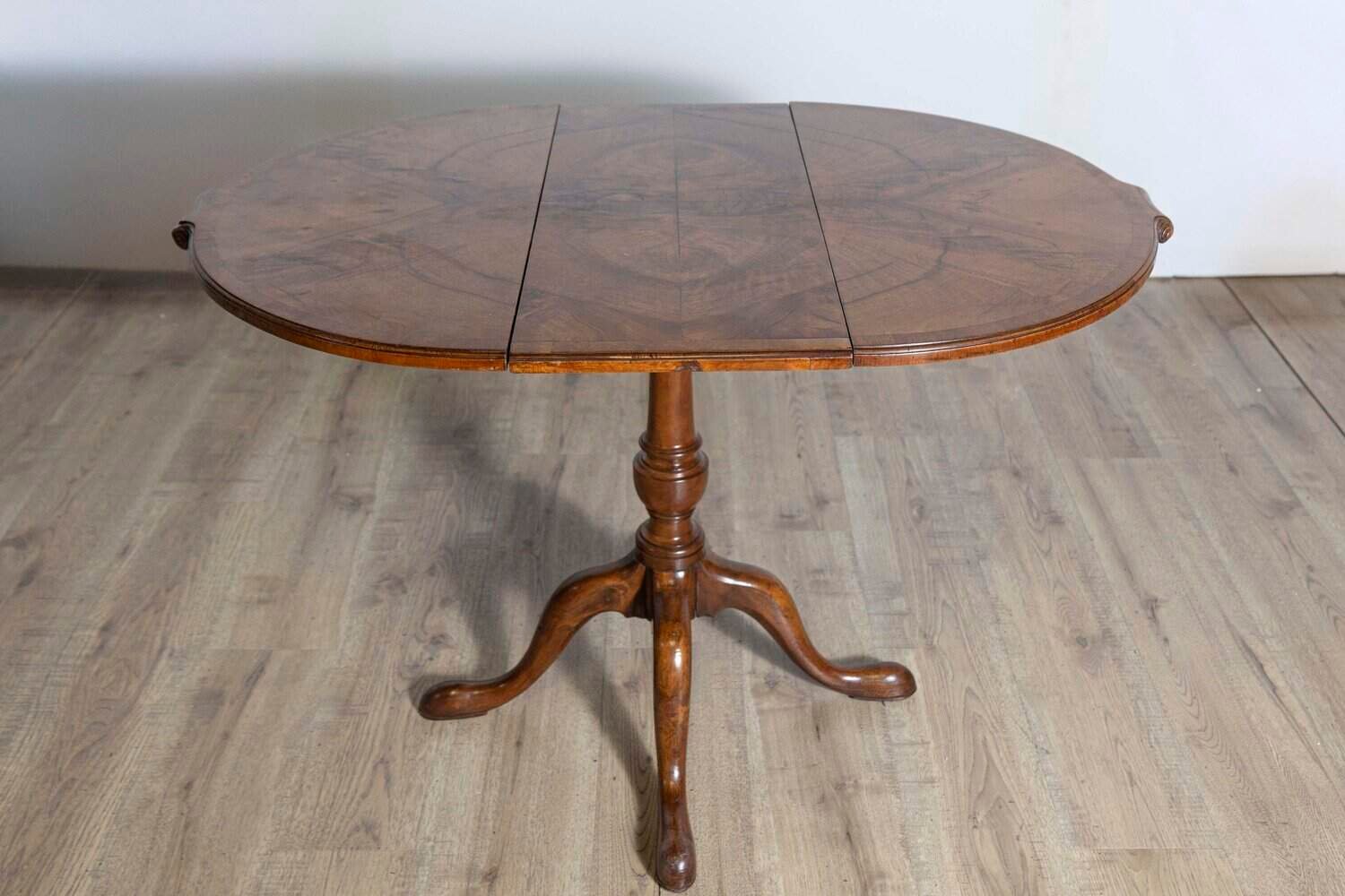 Small Early 20th Century Walnut Occasional Extension Table with One Leaf Circa 1920 - JAA