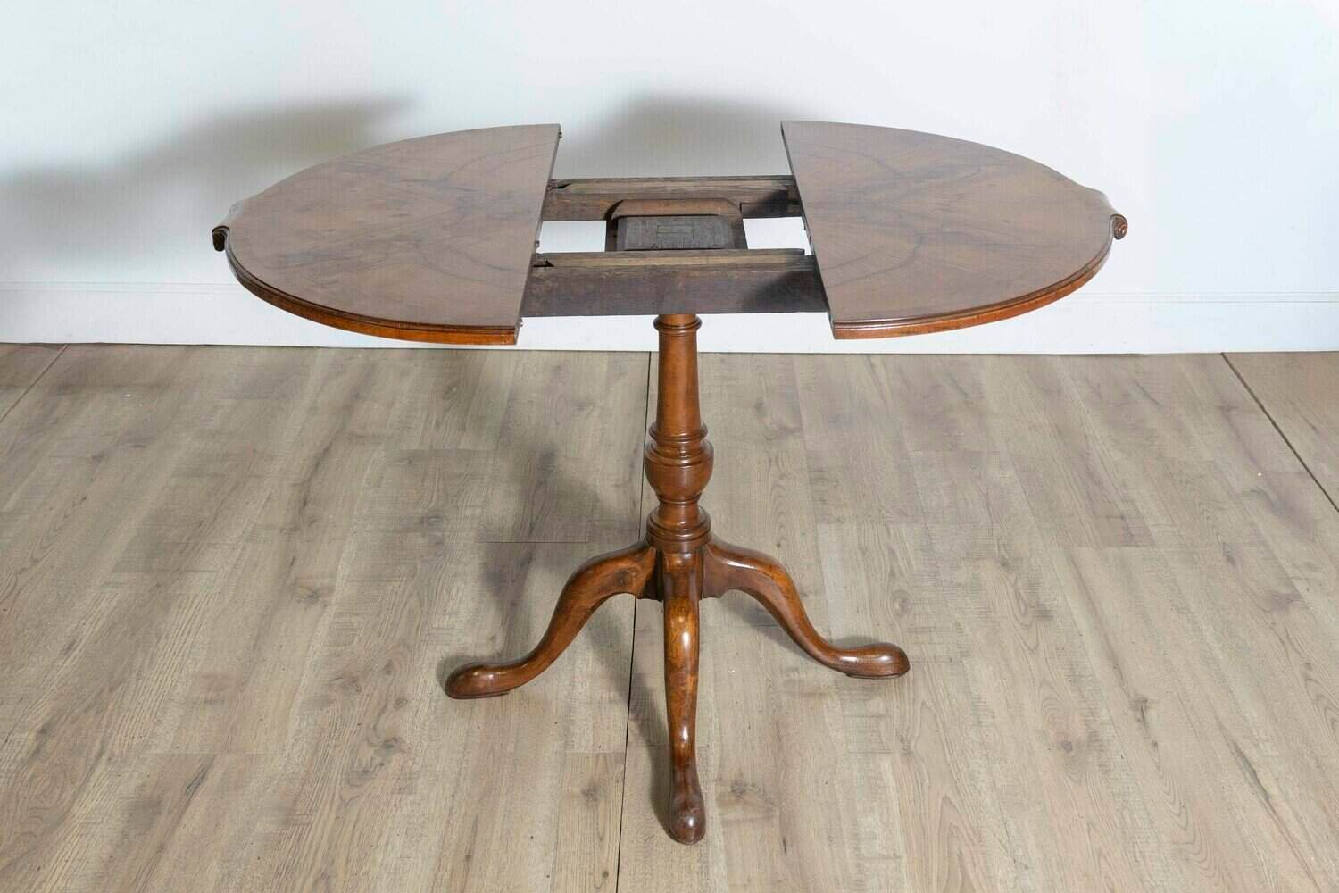 Small Early 20th Century Walnut Occasional Extension Table with One Leaf Circa 1920 - JAA