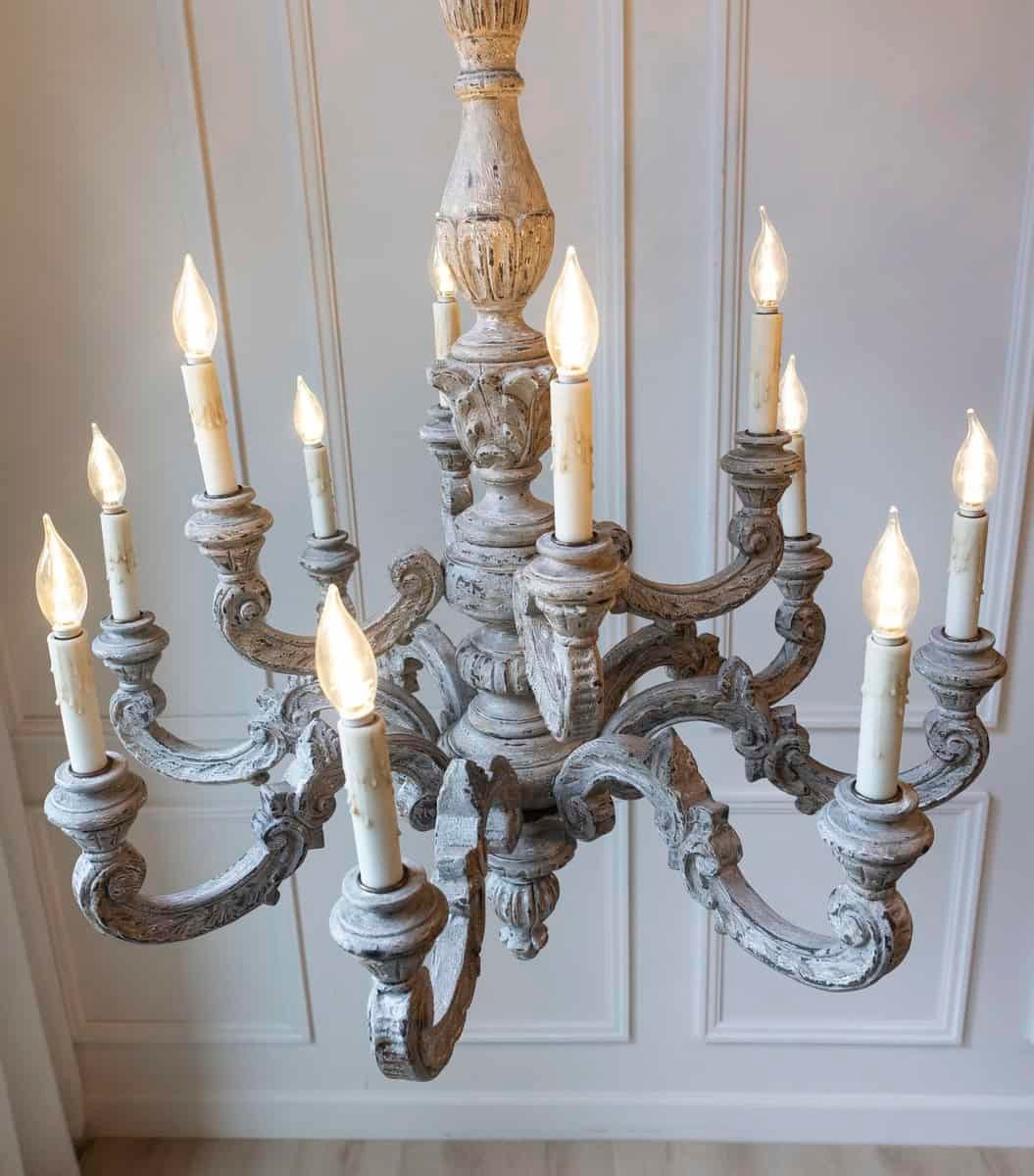 French 20th Century Carved and Painted Wood Twelve-Light Chandelier - JAA