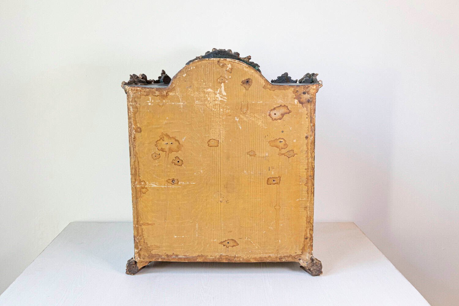 Petite 18th Century Venetian Painted Wood Rococo Vitrine with Carved Crest - JAA