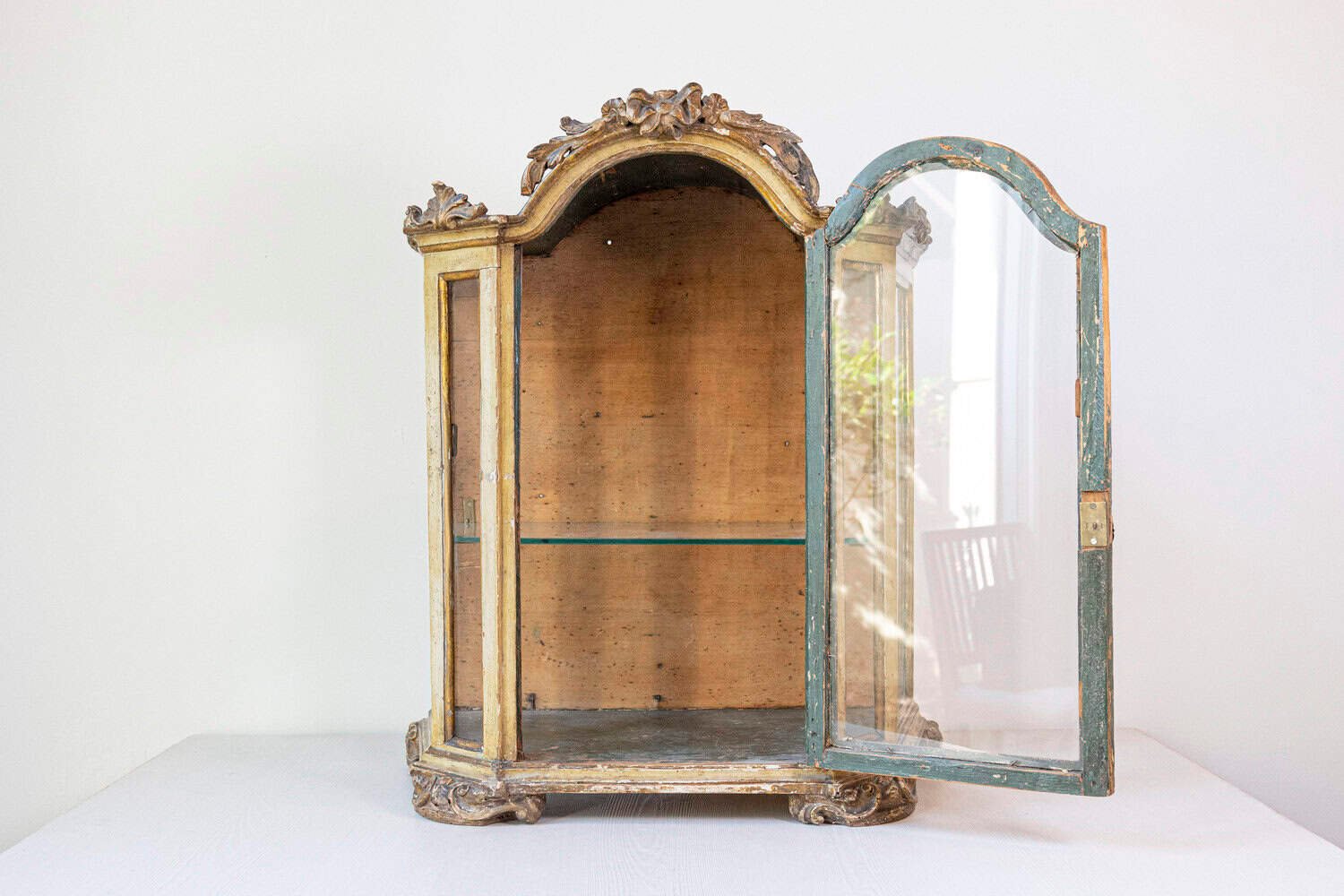 Petite 18th Century Venetian Painted Wood Rococo Vitrine with Carved Crest - JAA