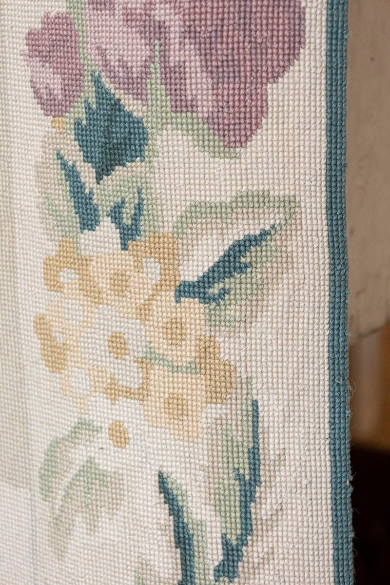 French 19th Century Aubusson Wall Tapestry with Pink and Cream Floral Décor - JAA