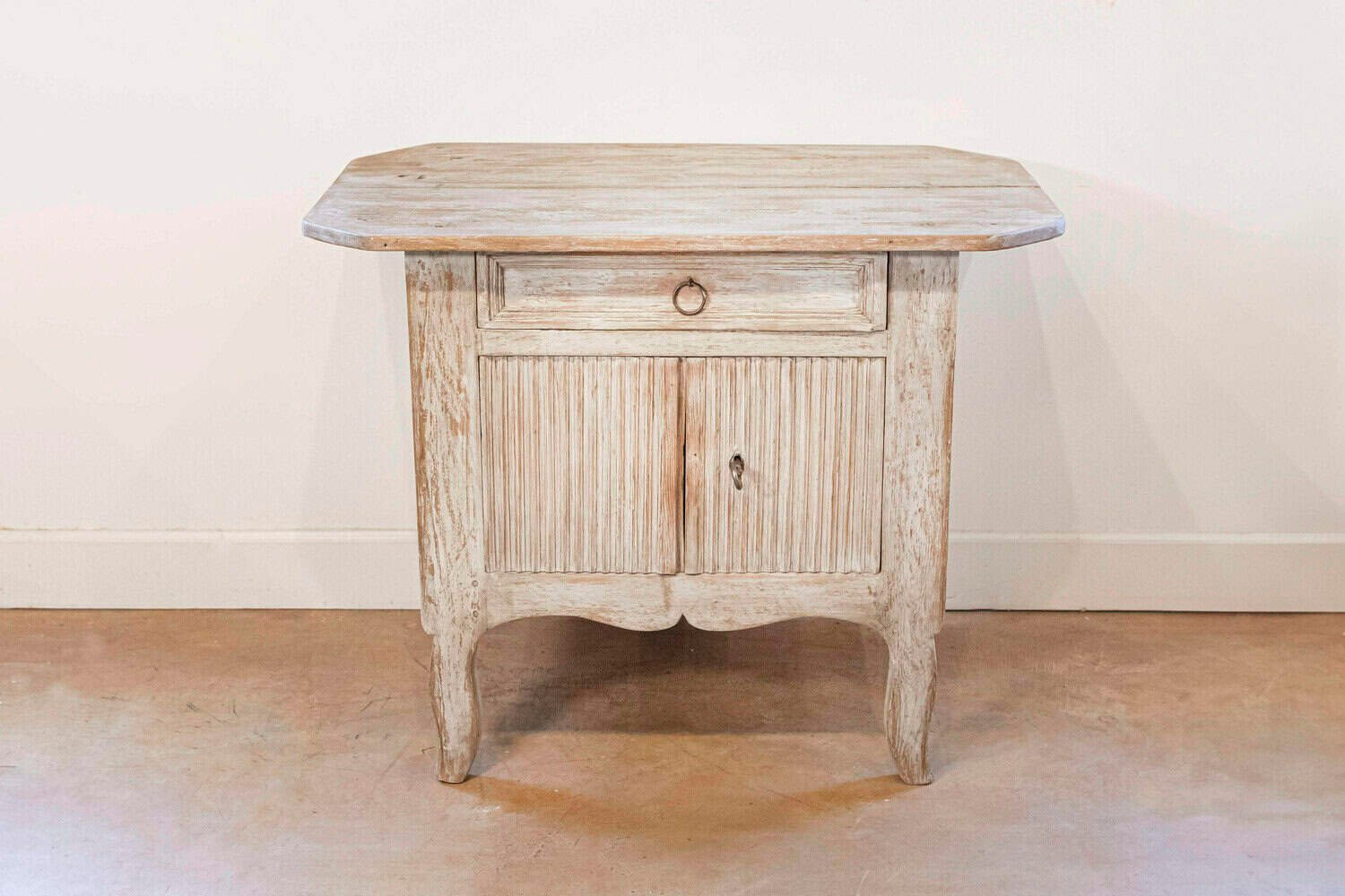 Small Swedish Transitional 1790s Painted Sideboard with Drawer and Double Doors - JAA