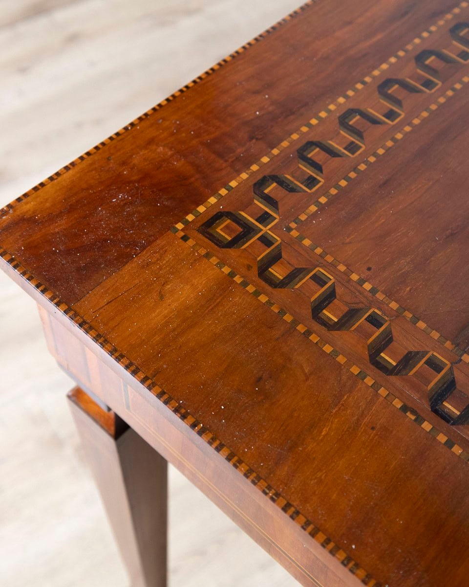 A very elegant walnut table/desk with a central drawer - JAA