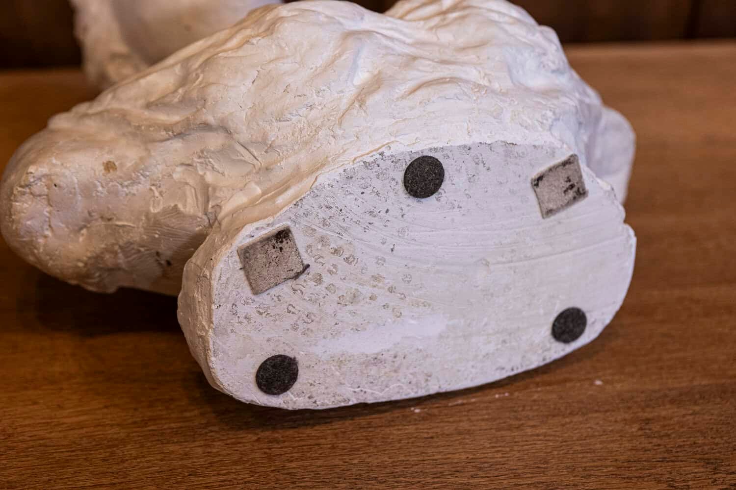 Italian 20th Century Bust of a Woman Wearing a Creased Dress with Fibula - JAA