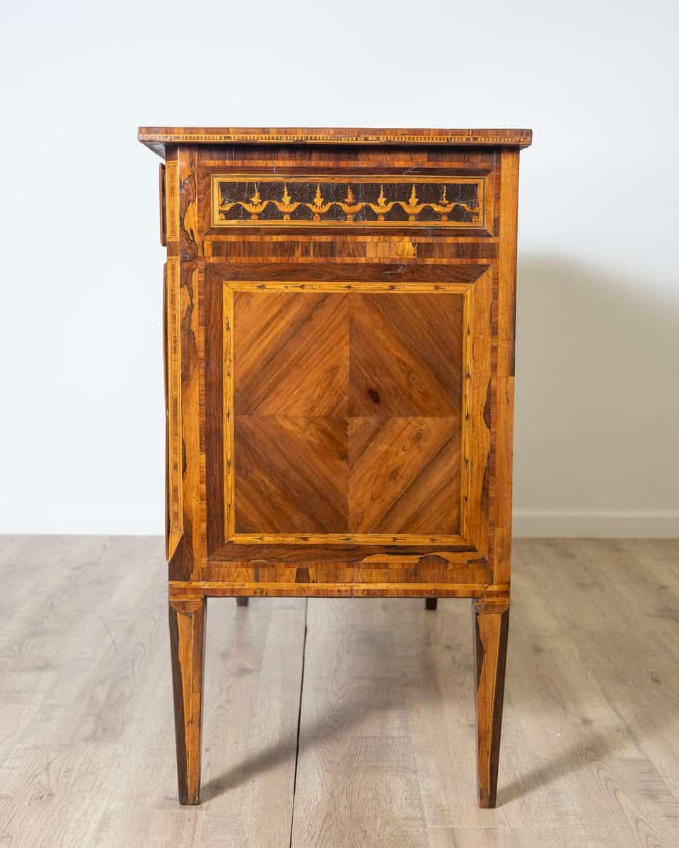 Late 18th Century Veneered Louis XVI Chest Of Drawers - JAA