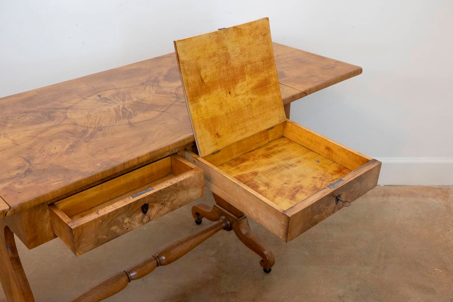 Swedish Empire Revival 1870s Birch Sofa Table with Drop Leaves and Carved Legs - JAA