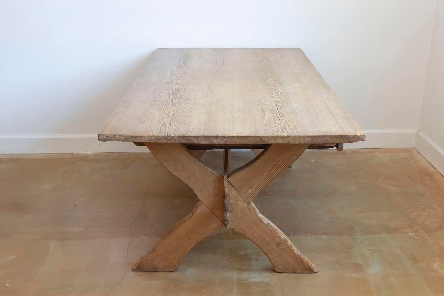 Swedish 1790s European Pine Sawbuck Table with Drawer and Double X-Form Legs - JAA