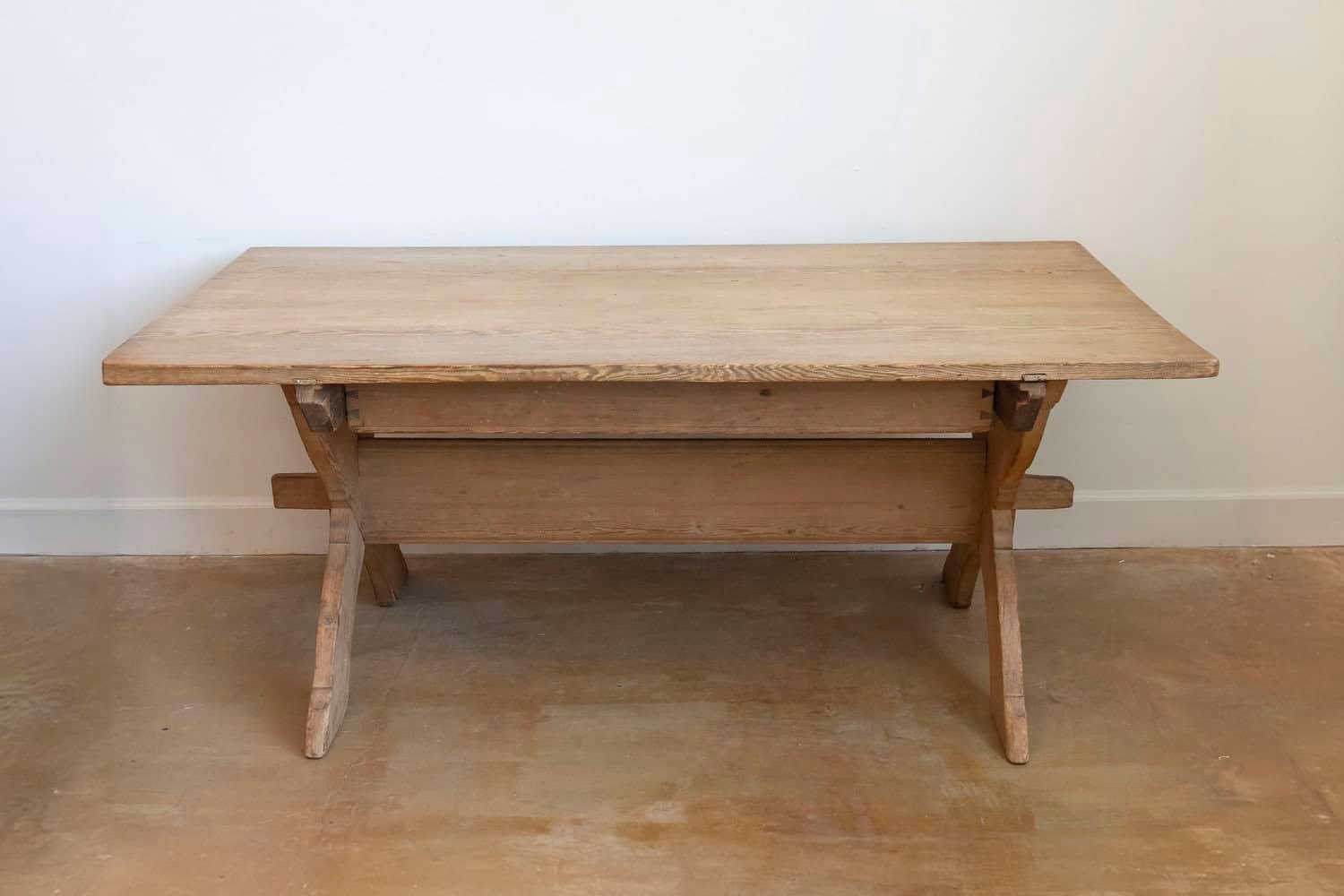 Swedish 1790s European Pine Sawbuck Table with Drawer and Double X-Form Legs - JAA