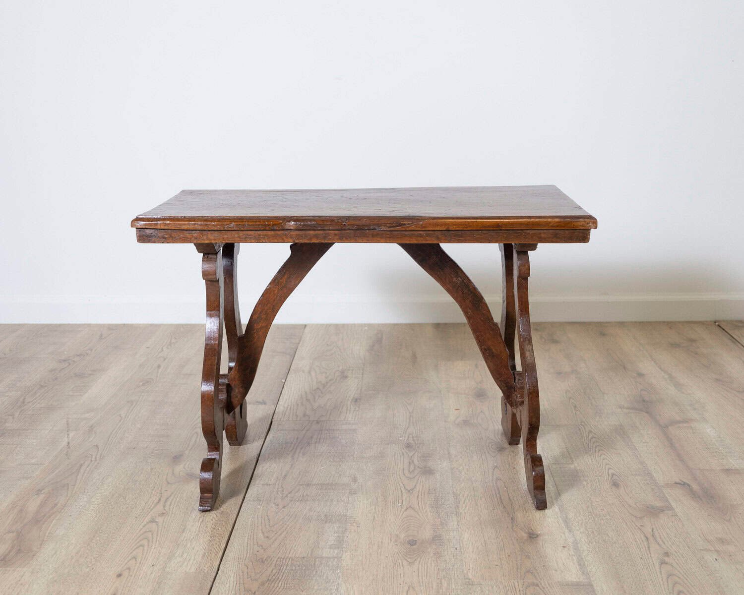 Early 18th Century Petite Tuscan Fratino Table in Solid Walnut - JAA