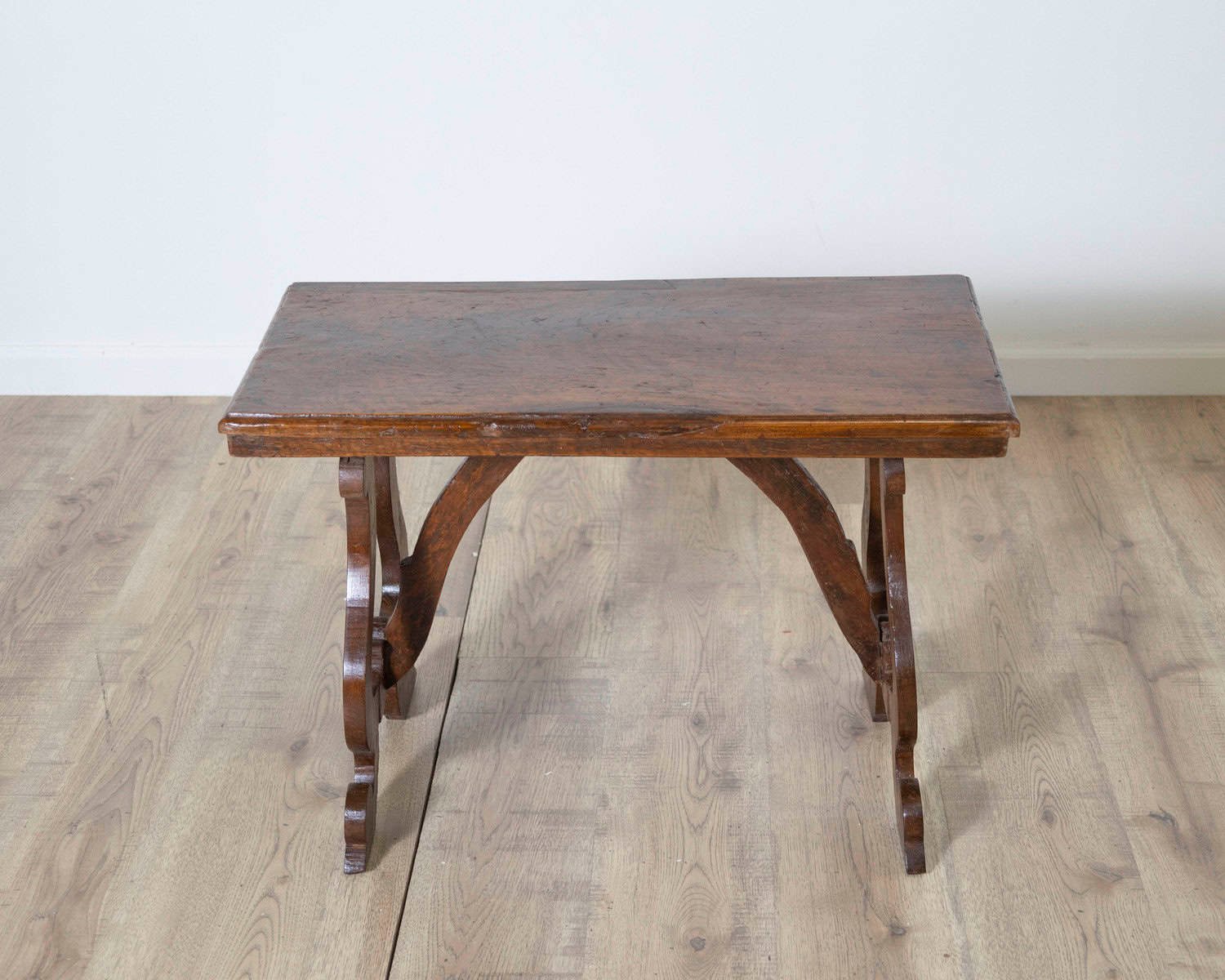 Early 18th Century Petite Tuscan Fratino Table in Solid Walnut - JAA