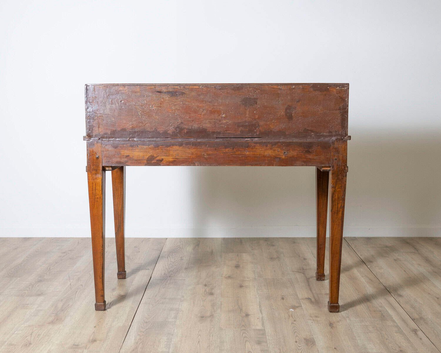 Louis XVI writing desk in walnut. 18th century - JAA