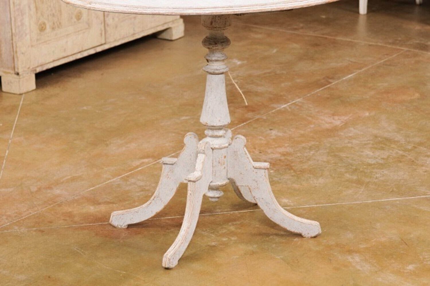 Swedish 1880s Painted Wood Guéridon Table with Oval Top and Pedestal Base - JAA
