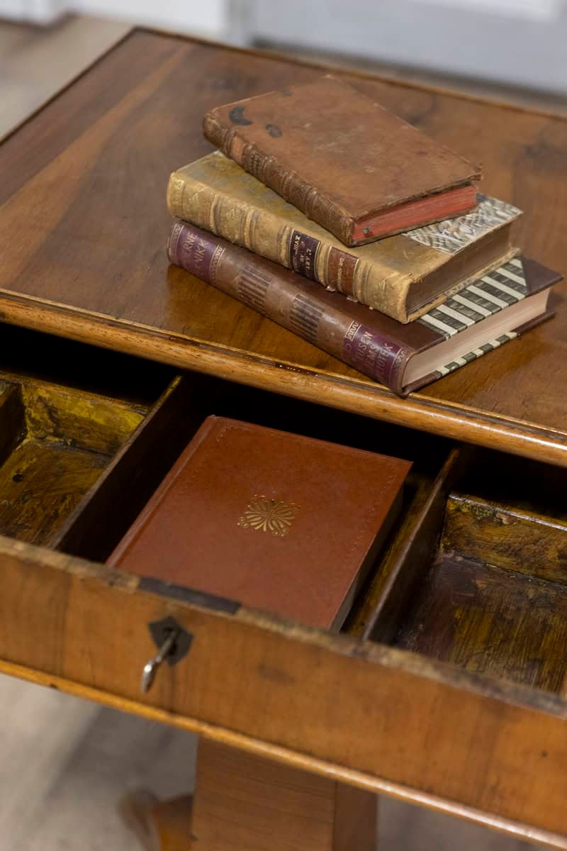 Italian 19th Century Walnut Pedestal Table with Quadripod Base and Single Drawer - JAA