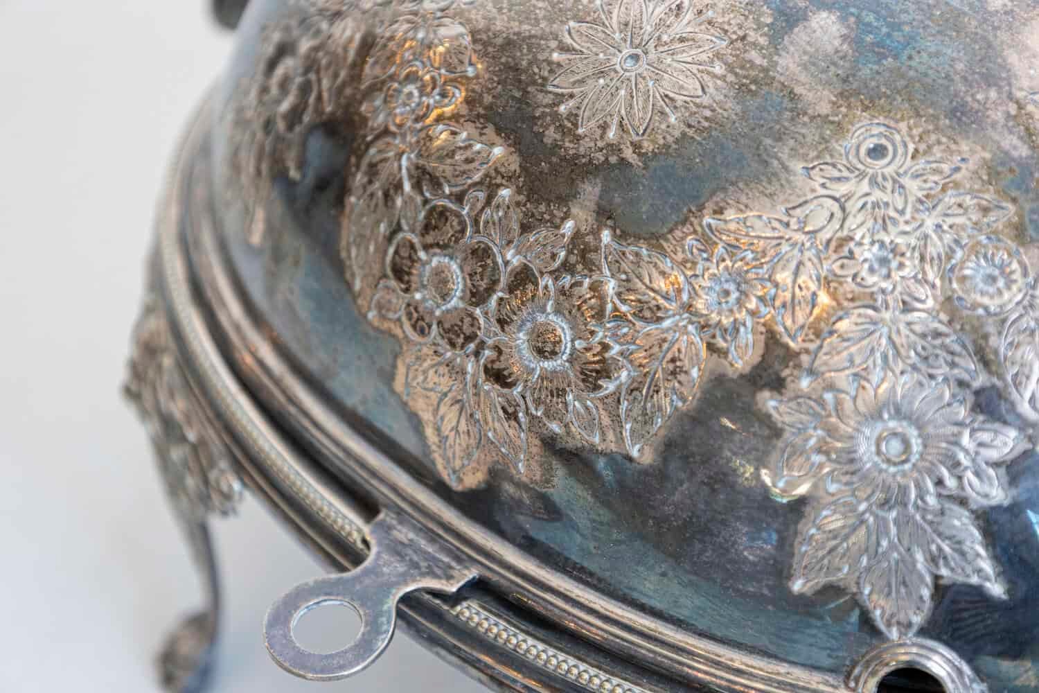 English 19th Century Silver Plated Asparagus Dish Warmer with Cabriole Legs - JAA