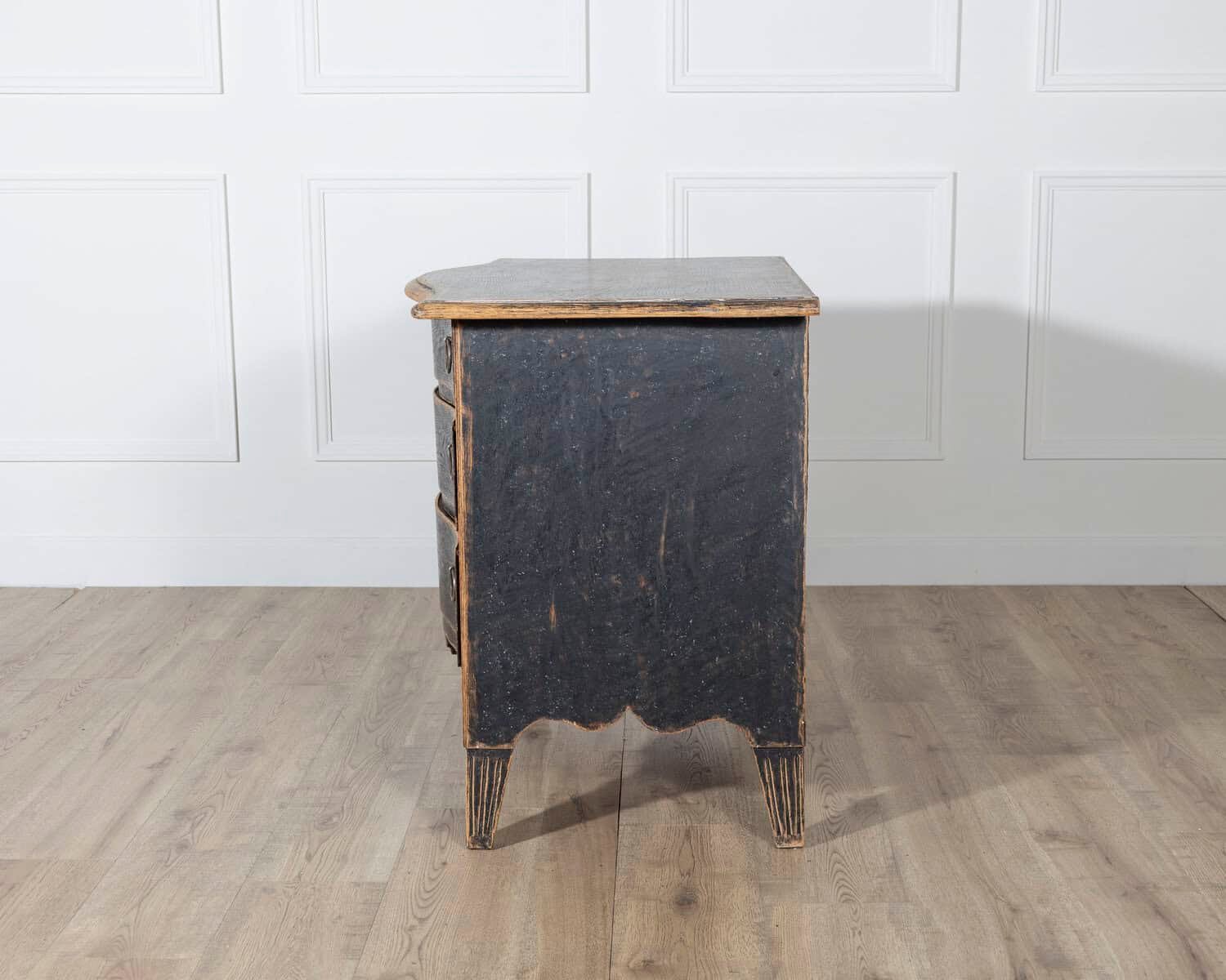 Rococo commode signed Johan Martin Ek, Stockholm, Circa 1770 - JAA