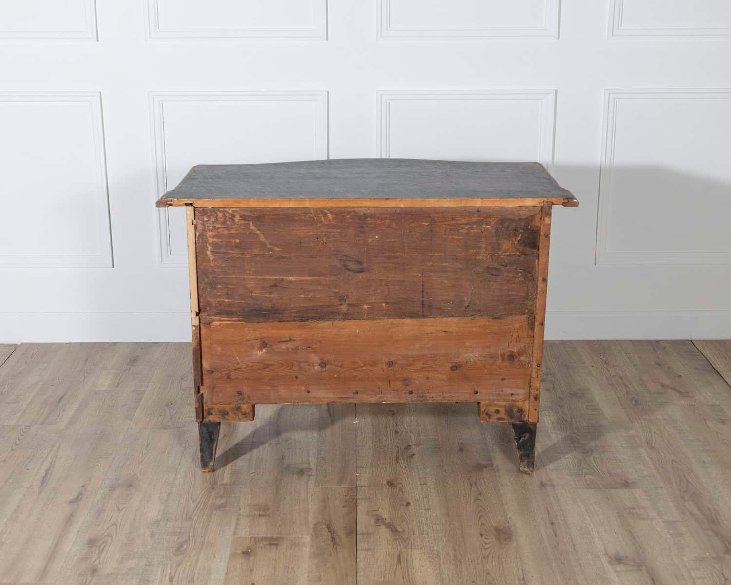 Rococo commode signed Johan Martin Ek, Stockholm, Circa 1770 - JAA