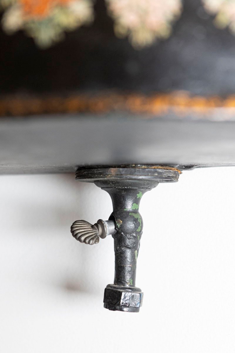 French Period Napoleon III Black Painted Tôle Lavabo with Floral Décor, 1870s - JAA