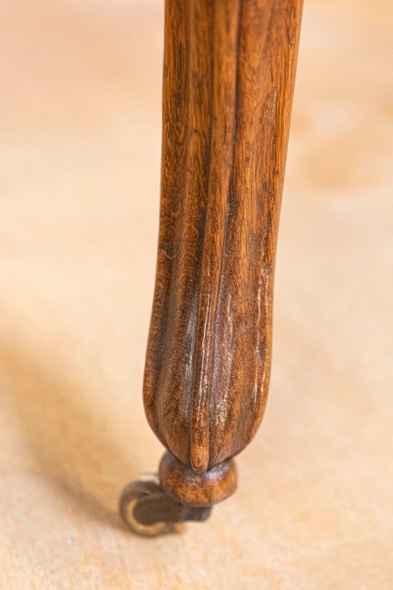 Italian Rococo Early 19th Century Table with Carved Apron and Cabriole Legs - JAA