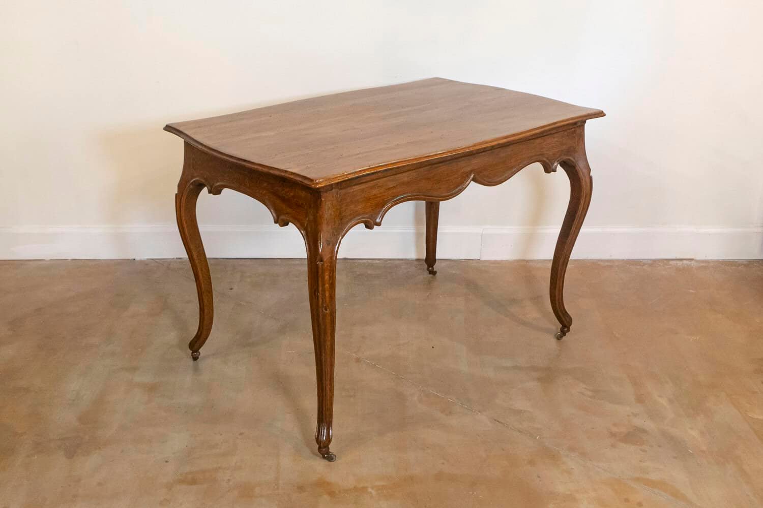 Italian Rococo Early 19th Century Table with Carved Apron and Cabriole Legs - JAA