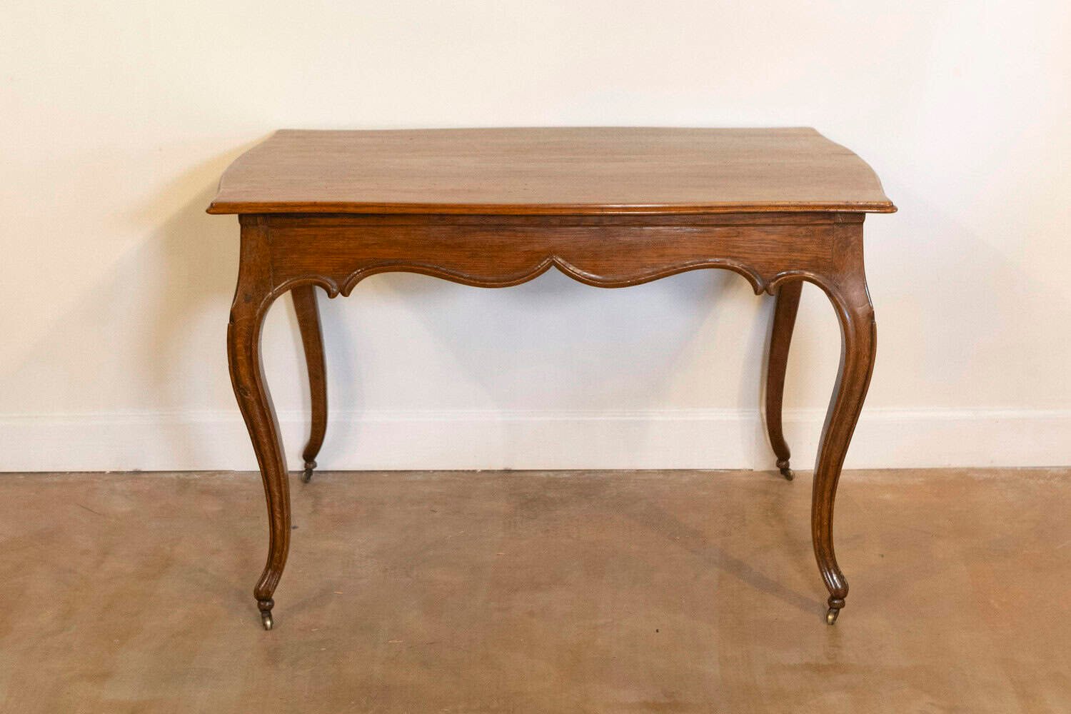 Italian Rococo Early 19th Century Table with Carved Apron and Cabriole Legs - JAA