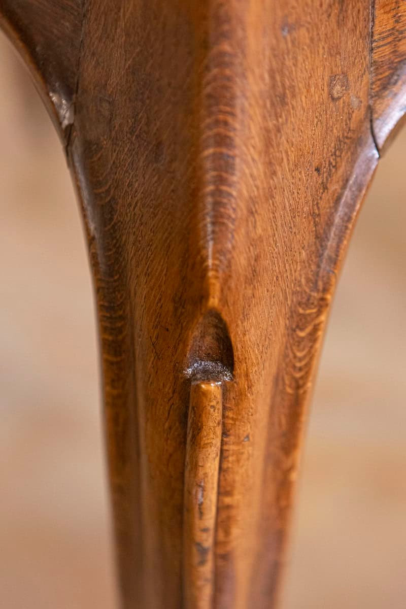 Italian Rococo Early 19th Century Table with Carved Apron and Cabriole Legs - JAA