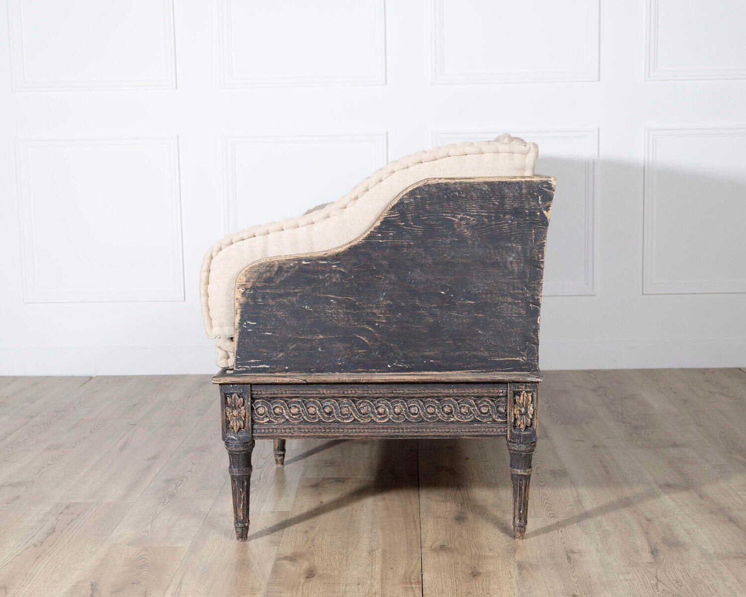 Gustavian Style Painted Trågsofa with Carved Base, circa 1920 - JAA
