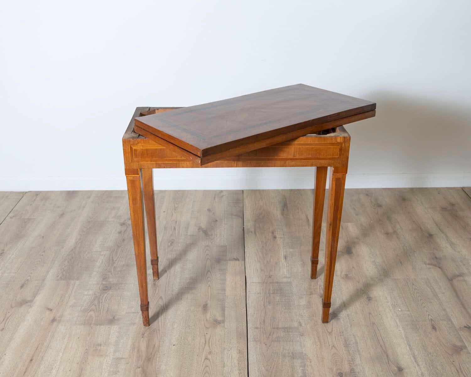 Walnut Veneer And Inlaid Table Game Table, End Of The 18th Century - JAA