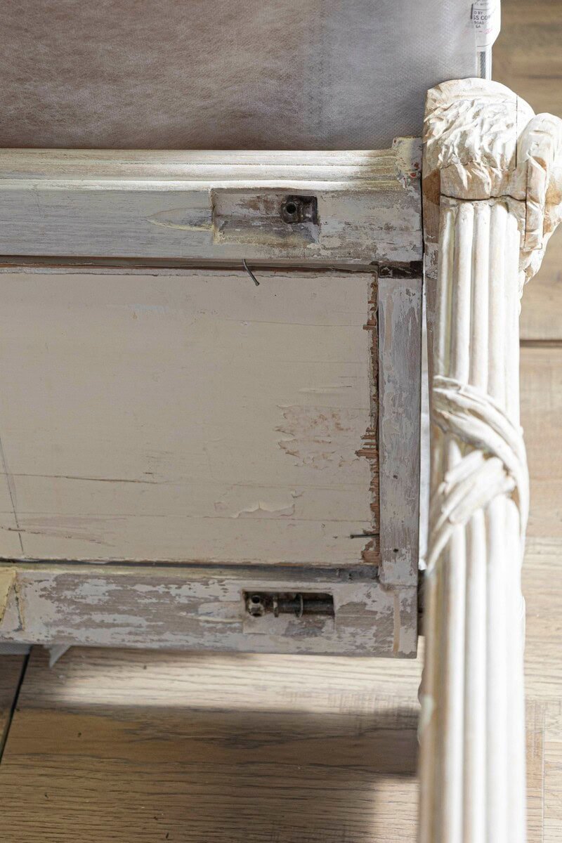 Swedish Late 18th Century Neoclassical Painted Bed with Medallions - JAA