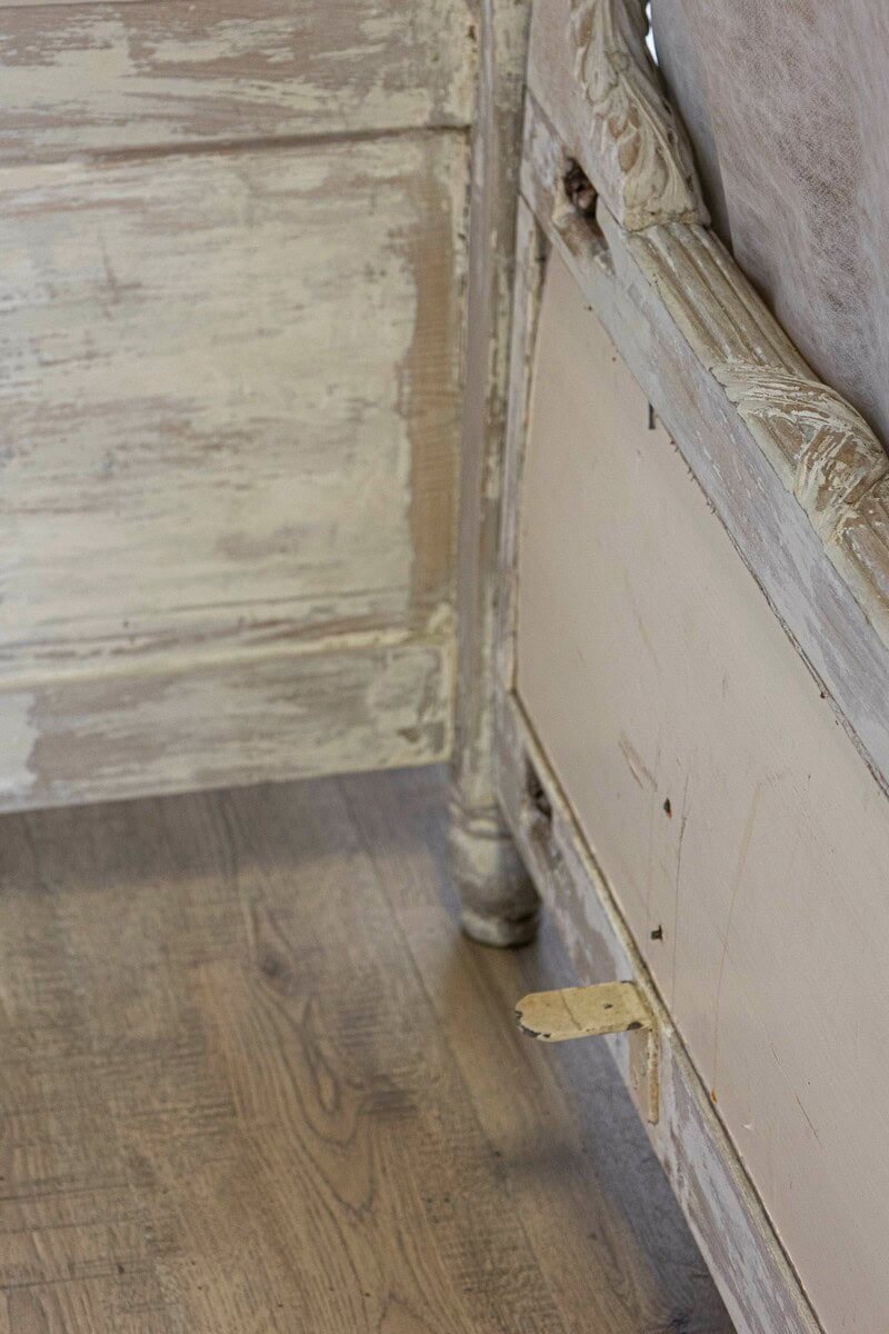 Swedish Late 18th Century Neoclassical Painted Bed with Medallions - JAA