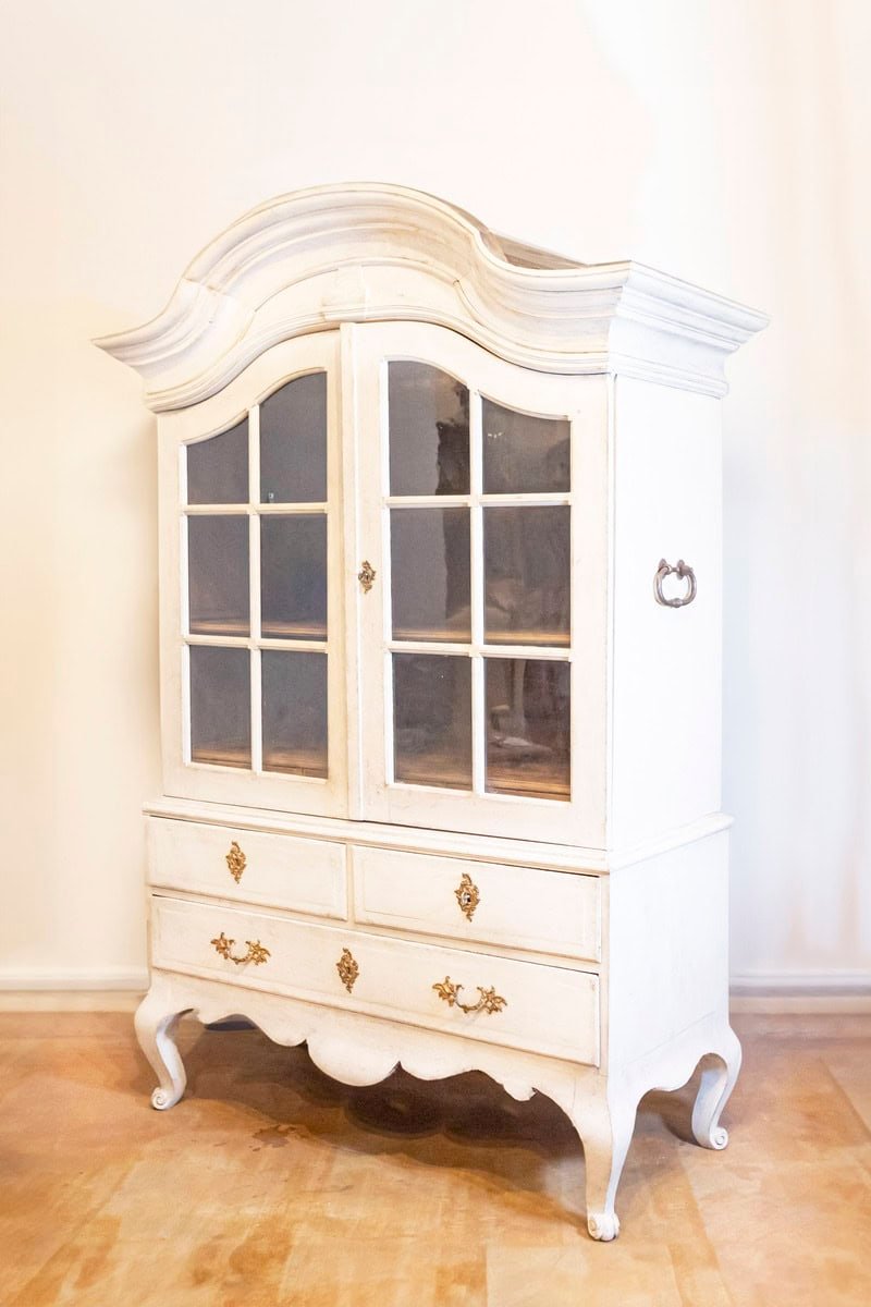 1760s Period Rococo Swedish Cabinet with Glass Doors, Bonnet Top and Cabrioles - JAA