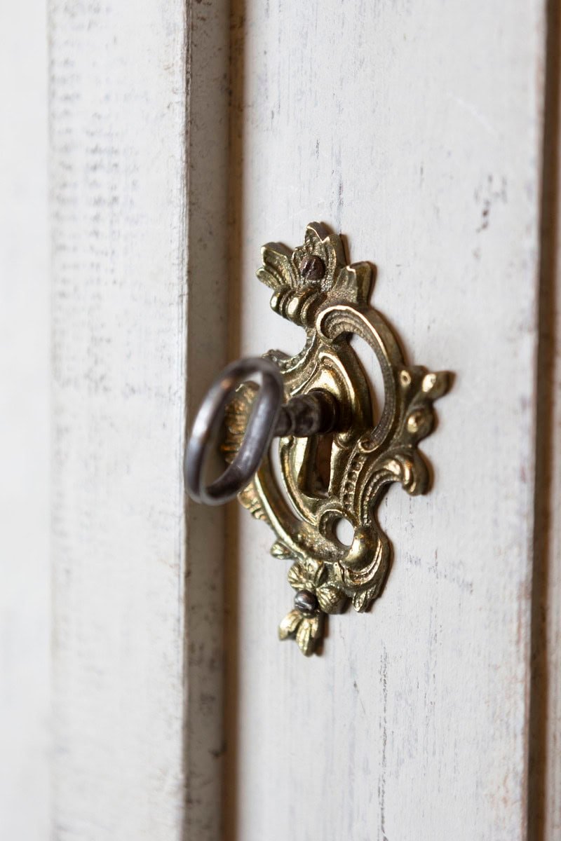 1760s Period Rococo Swedish Cabinet with Glass Doors, Bonnet Top and Cabrioles - JAA