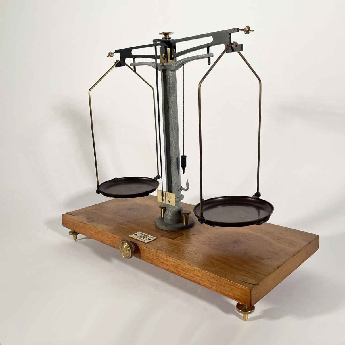 F E Becker & Co English Pharmaceutical Cased Scale - JAA