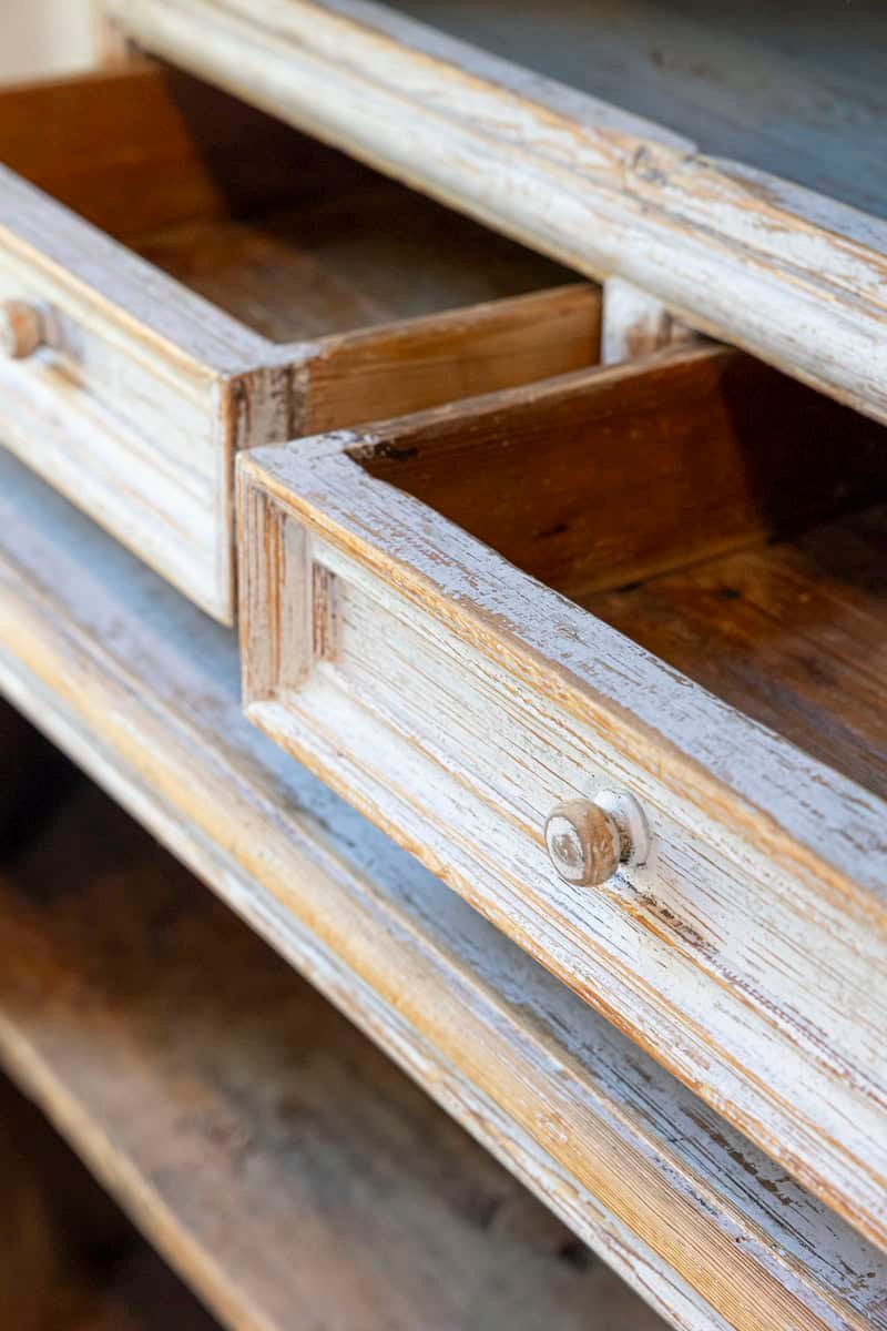 Swedish 18th Century Rococo Vitrine Circa 1780 - JAA